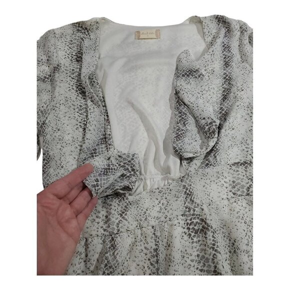 Altar'd State Women's Snakeskin Flowy Long-Sleeved Romper Jumper Size Sm… - Picture 10 of 12